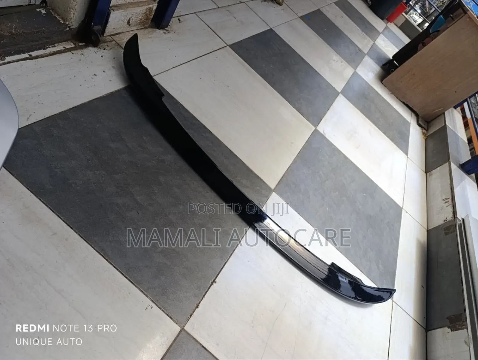 Aerodynamic Universal Spoiler for Saloon Cars ,Stylish Finish