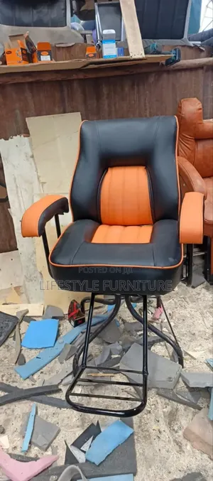 Simple Rotating Kinyozi Chairs