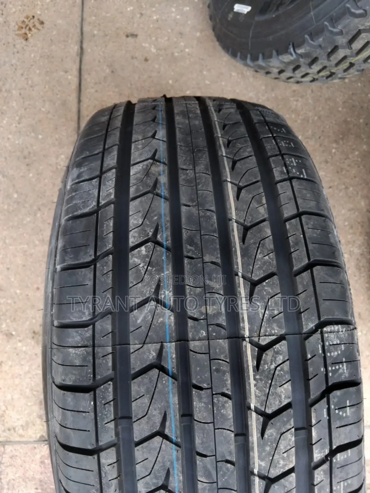 275/55r19 Centara