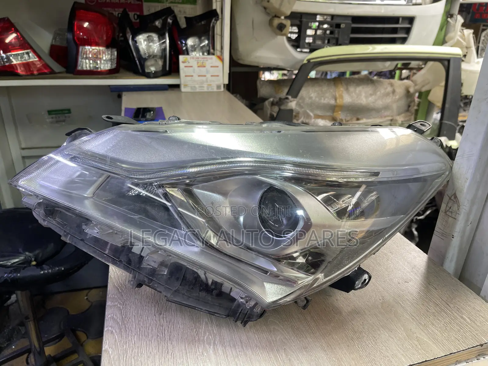 Toyota Vitz Headlight (Part No 303)