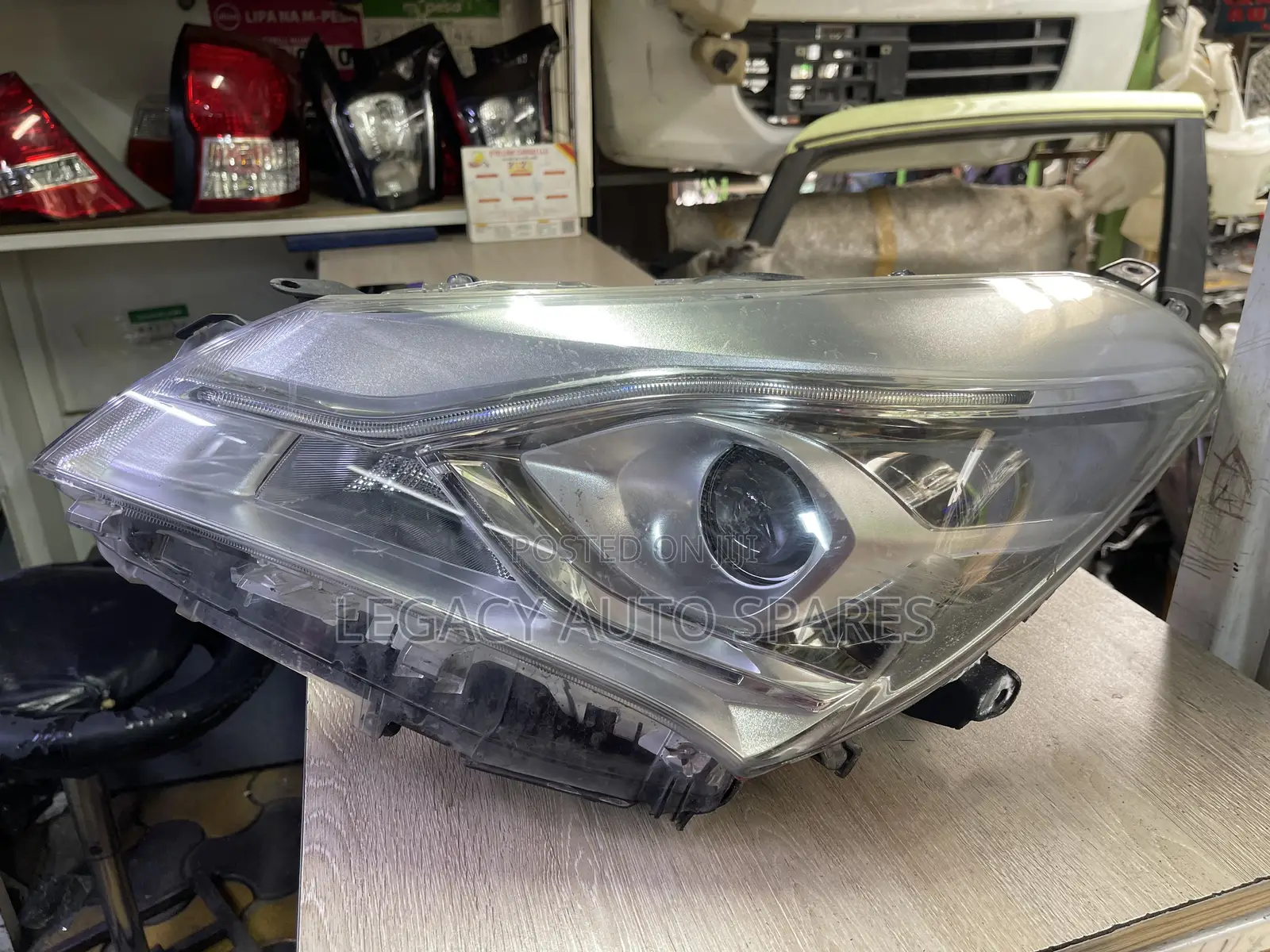 Toyota Vitz Headlight (Part No 303)