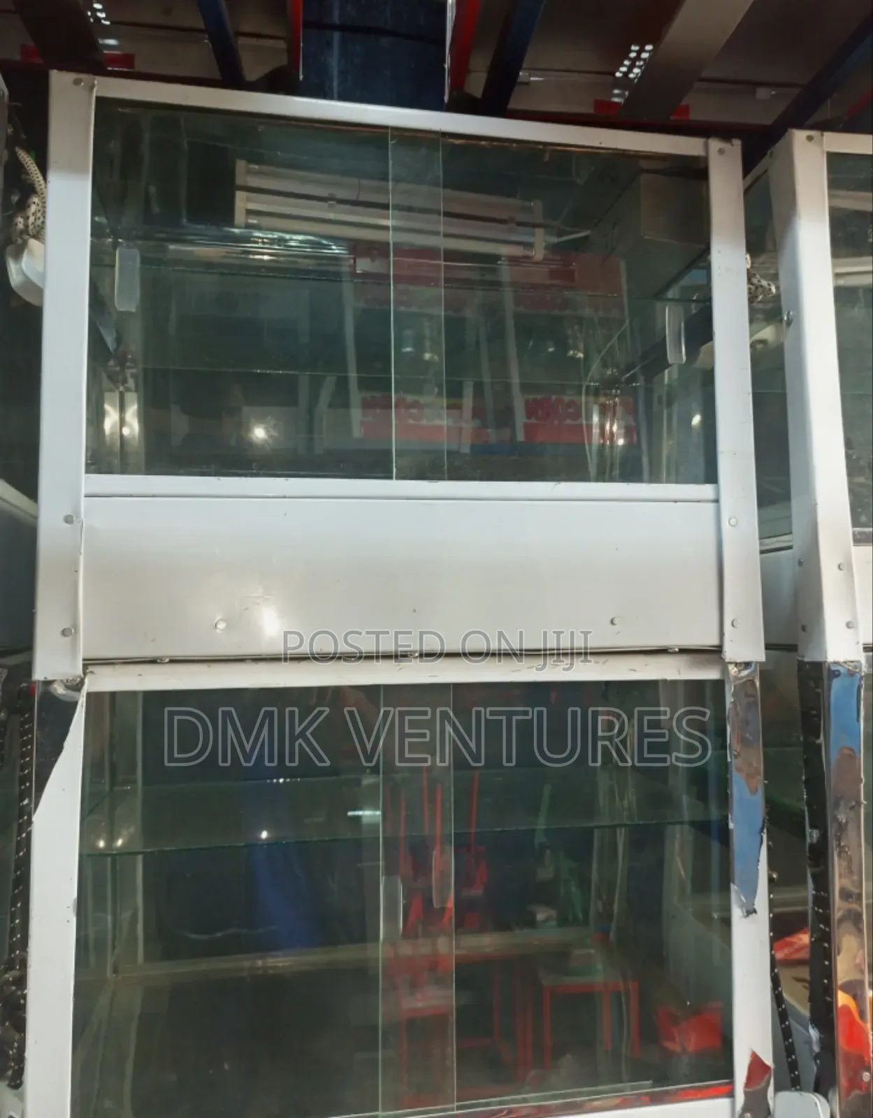 Perfect Flat Stainless Chips Display