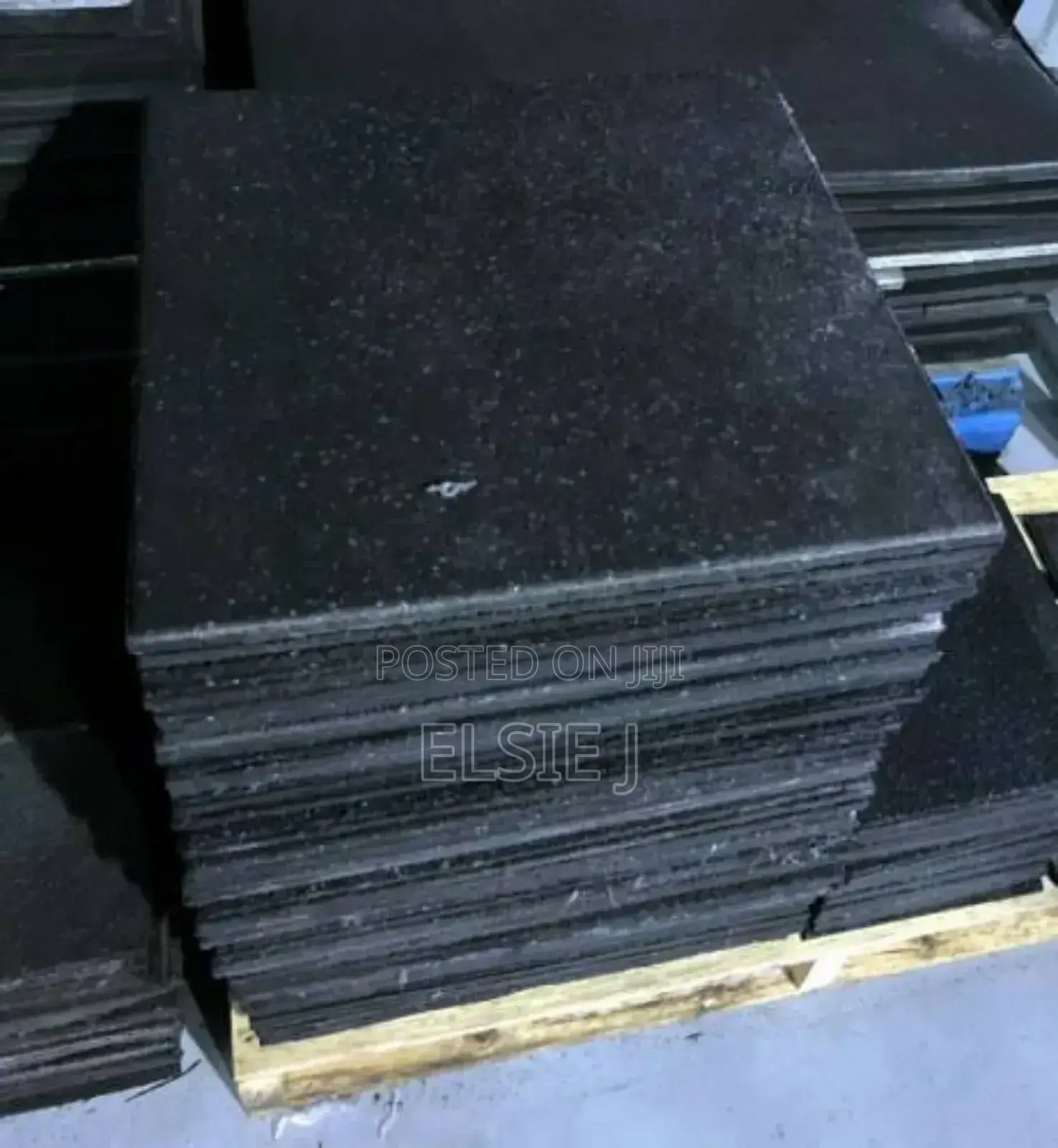 Large Rubber Gym Mat 1x1m, 15mm – Seamless Coverage