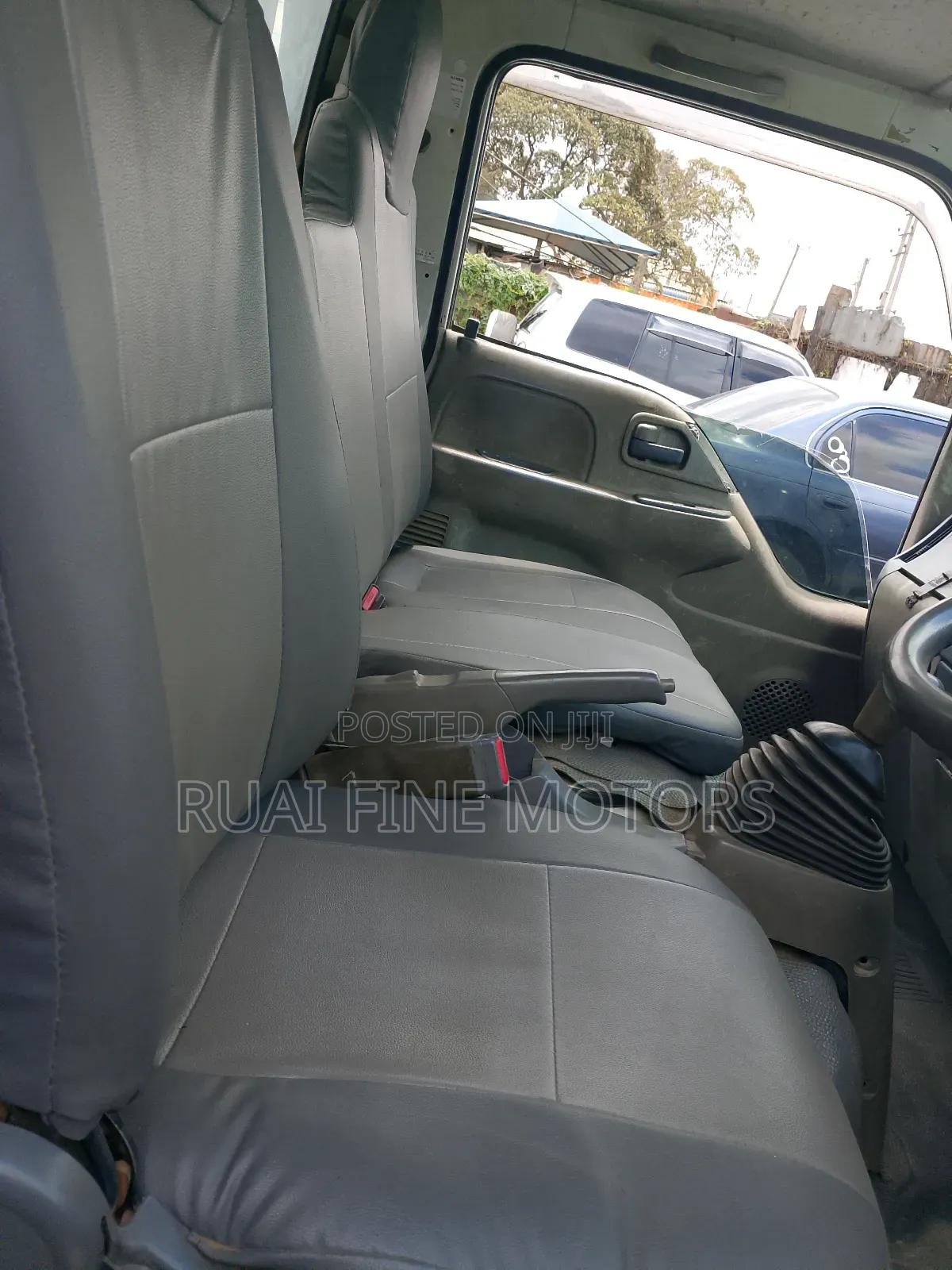 Isuzu Elf Truck 2005 White