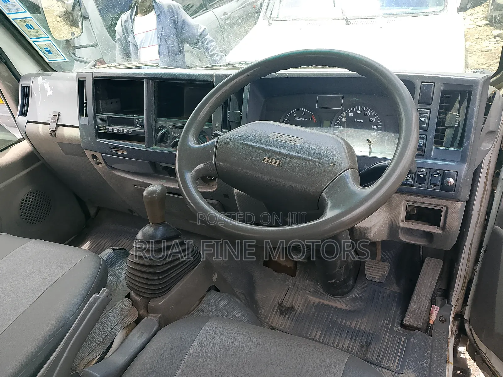 Isuzu Elf Truck 2005 White