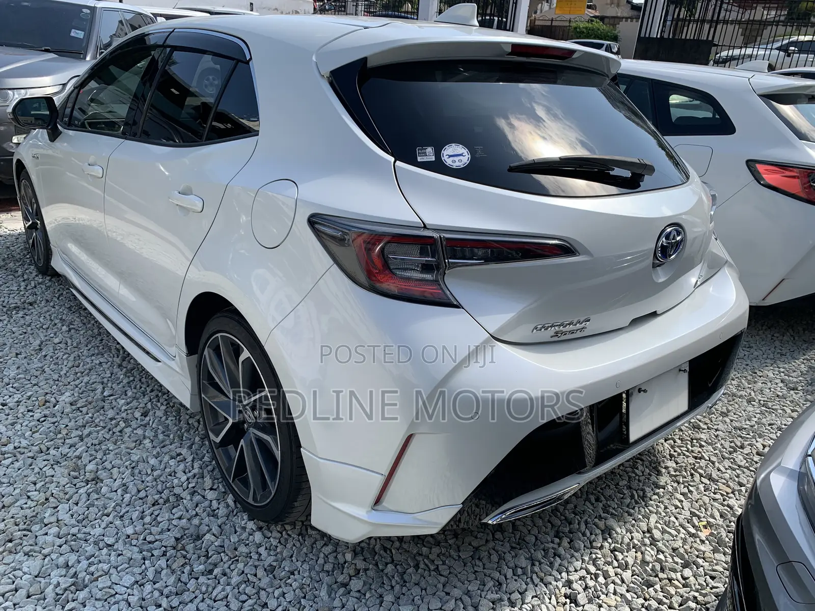Toyota Corolla LE Eco (1.8L 4cyl 2A) 2018 White