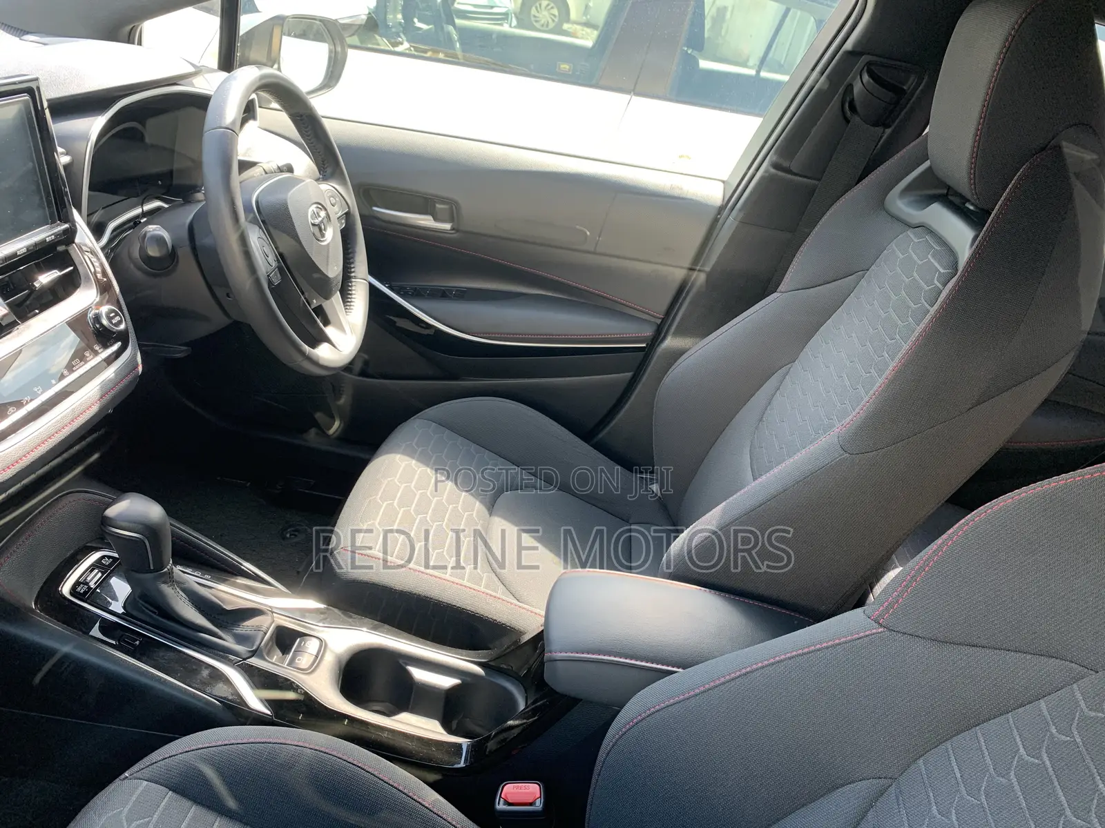Toyota Corolla LE Eco (1.8L 4cyl 2A) 2018 White