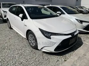 Toyota Corolla L (1.8L 4cyl 2A) 2018 Off white