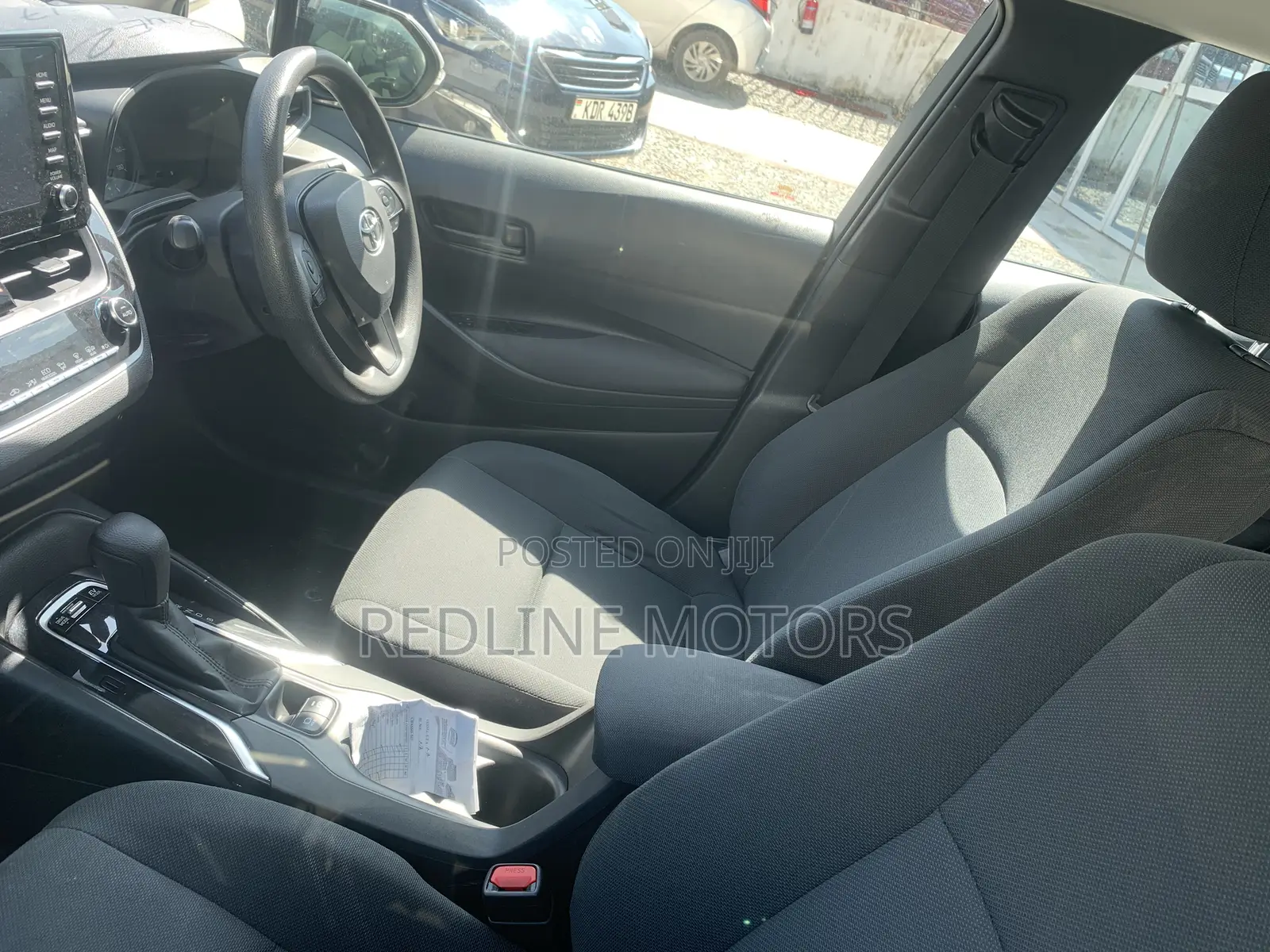 Toyota Corolla L (1.8L 4cyl 2A) 2018 Off white