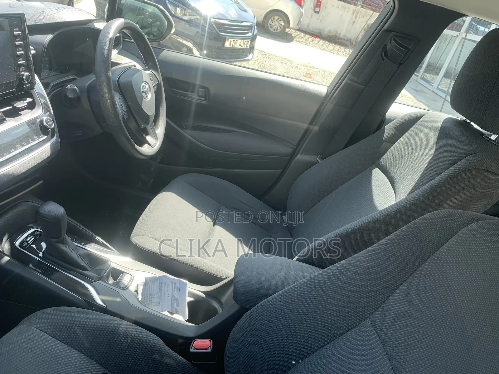 Toyota Corolla L (1.8L 4cyl 2A) 2018 Off white