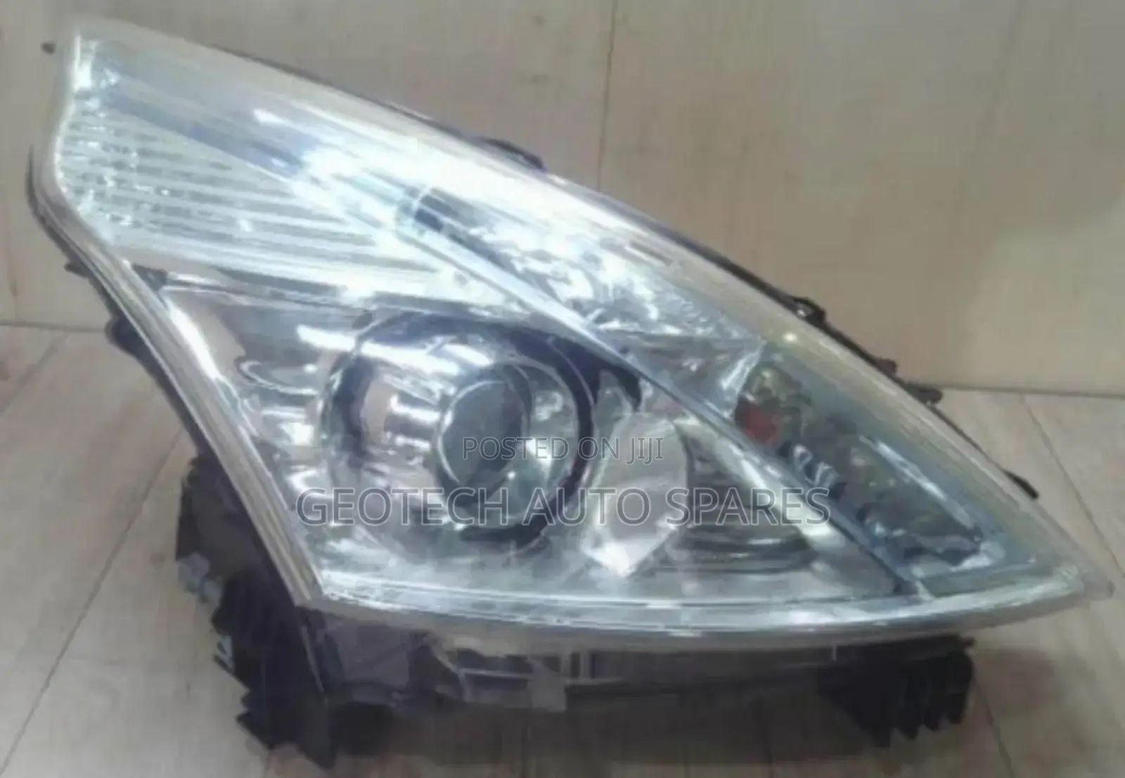 Nissan Teana J32 Headlight
