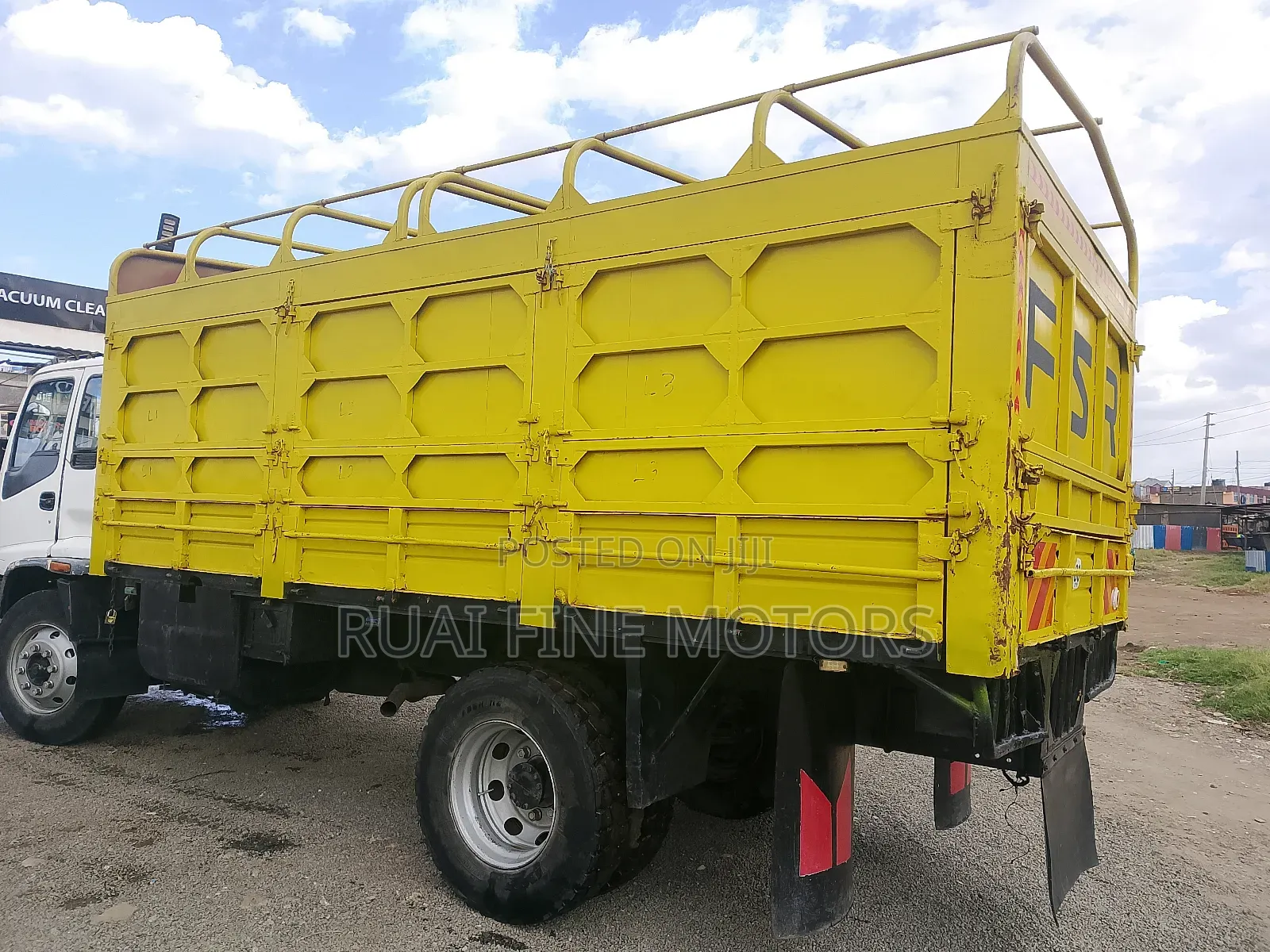 Isuzu FSR With Heavy Duty Body