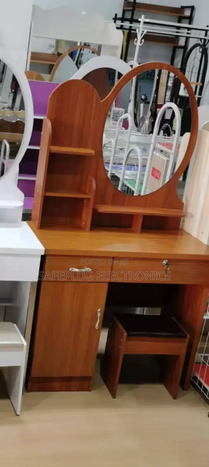 The Opulent White Dressing Table – Where Luxury Meets Function"