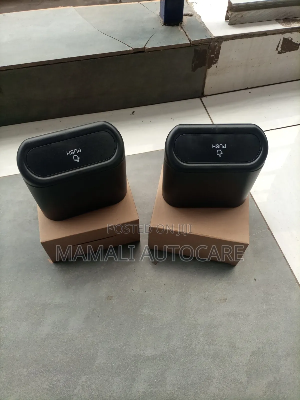 Universal Car Door Clip Dust Bin Mini Trash Container