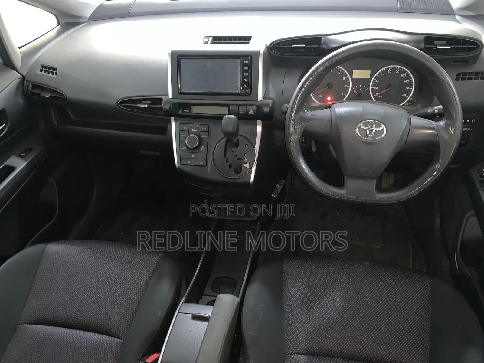 Toyota Wish 2018 Silver
