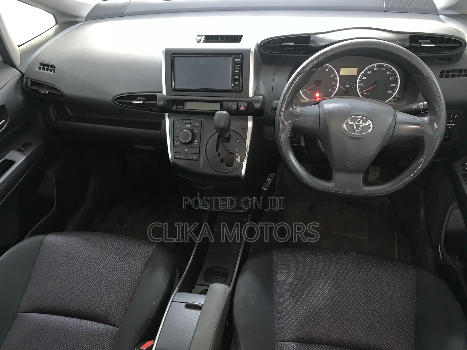 Toyota Wish 2018 Silver