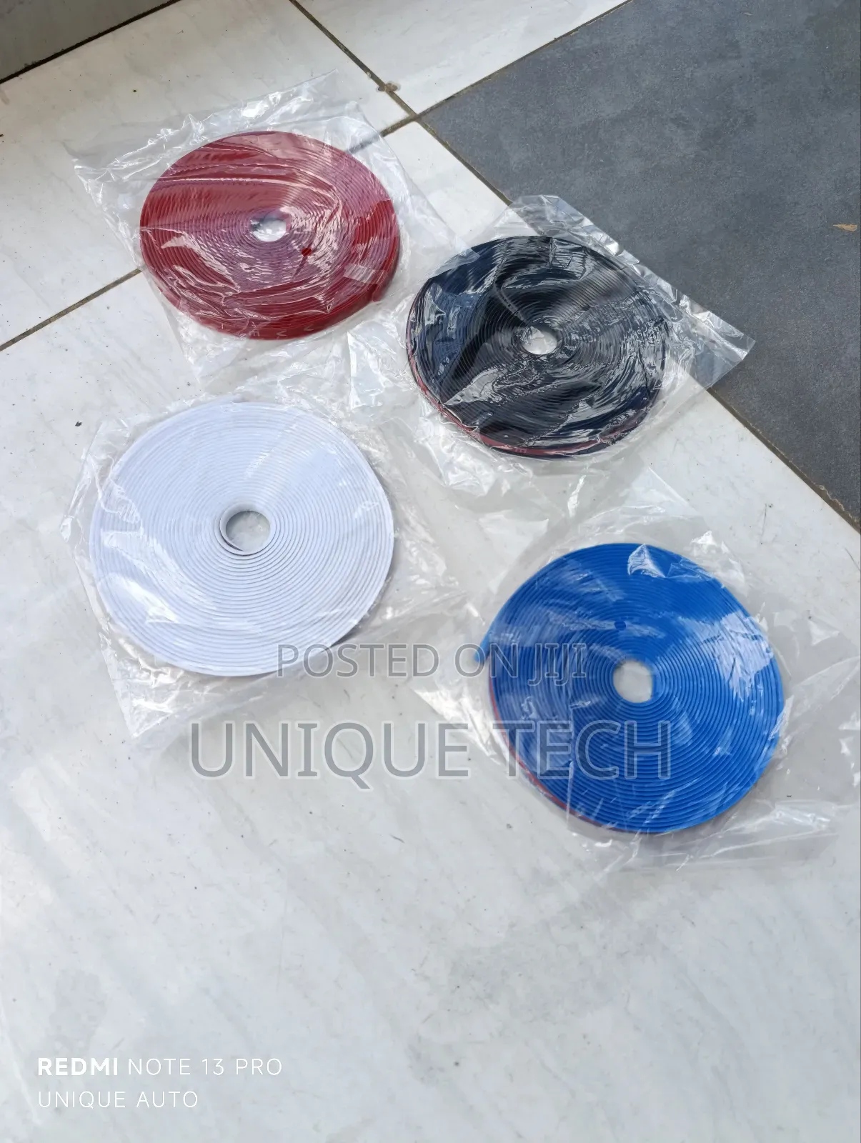 Universal Car Rim Rubber Protector( Choose Blue, Red ,White or Black)