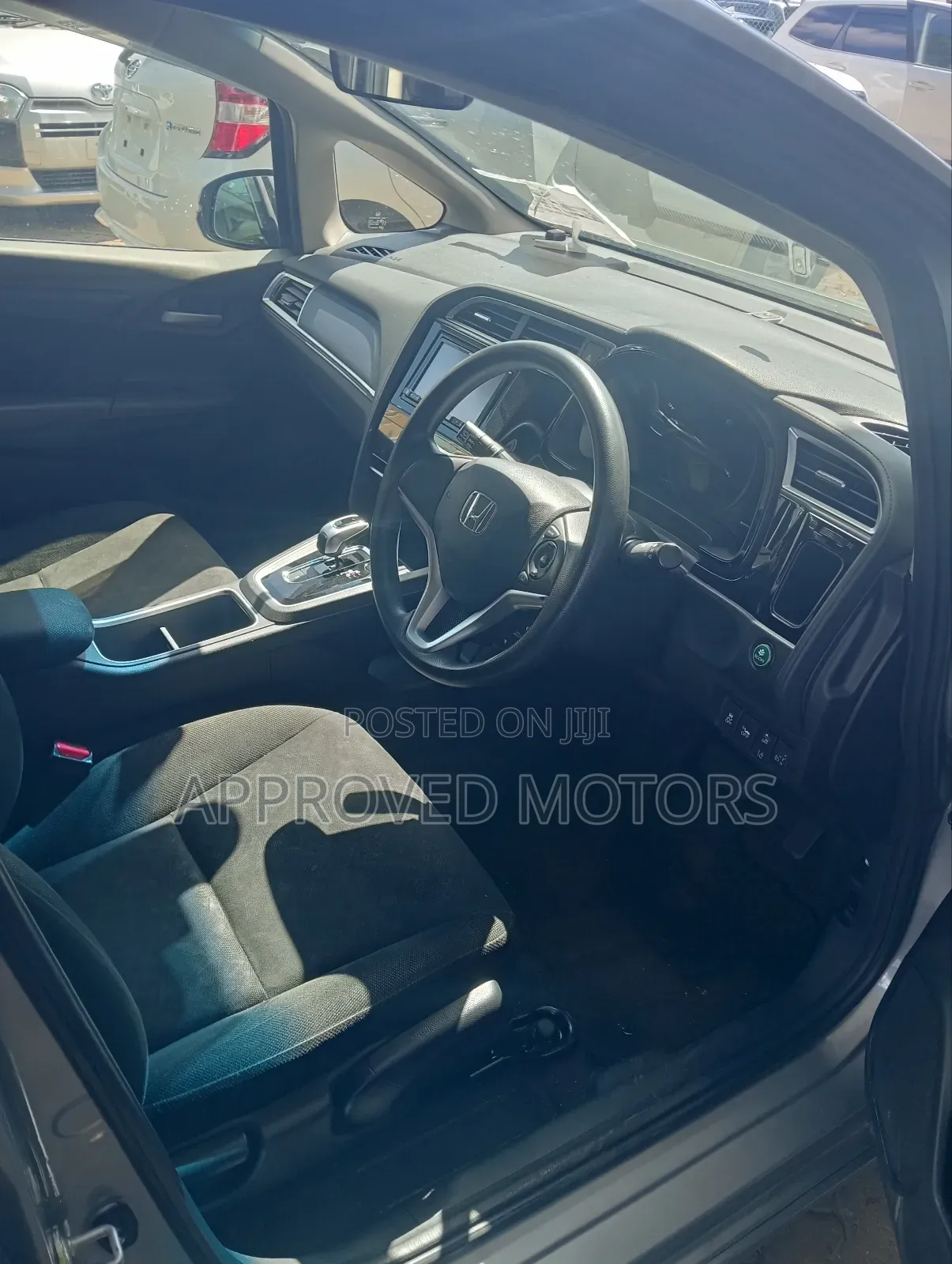 Honda Fit Shuttle 2019 Silver