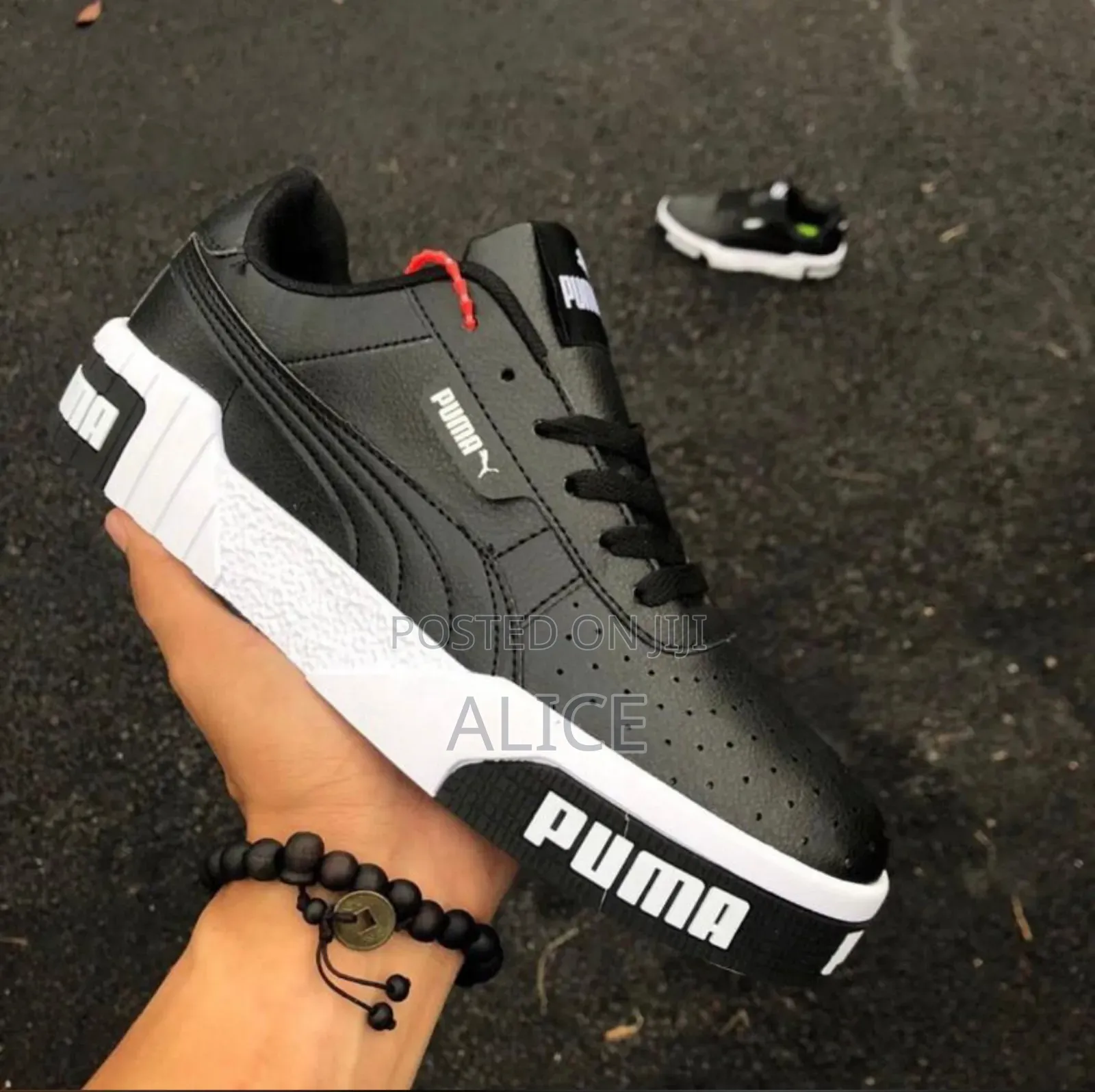Puma Sneakers