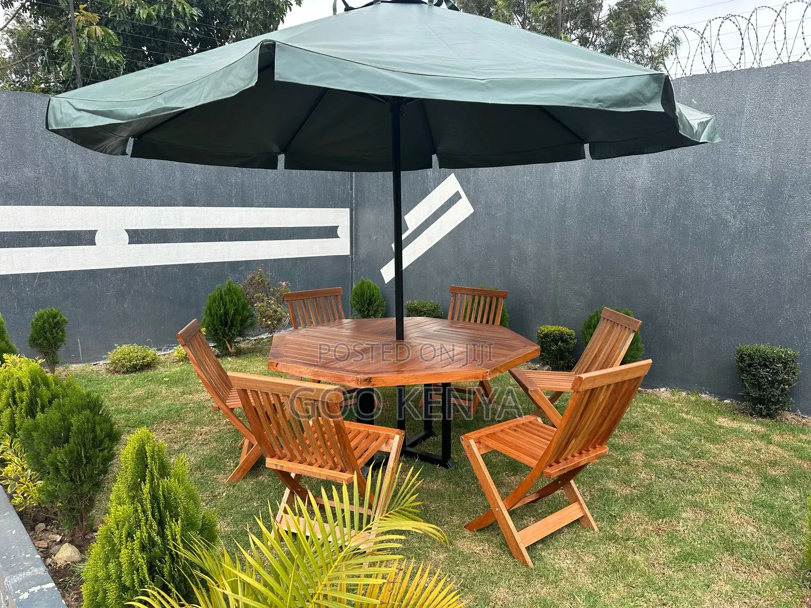 Garden Umbrella; Solar Powered Patio Umbrella