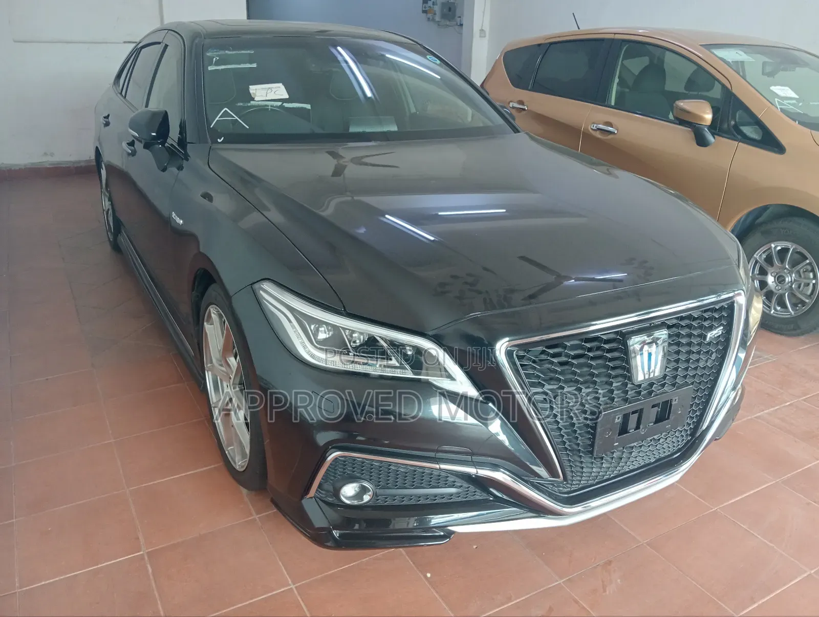 Toyota Crown 2018 Black