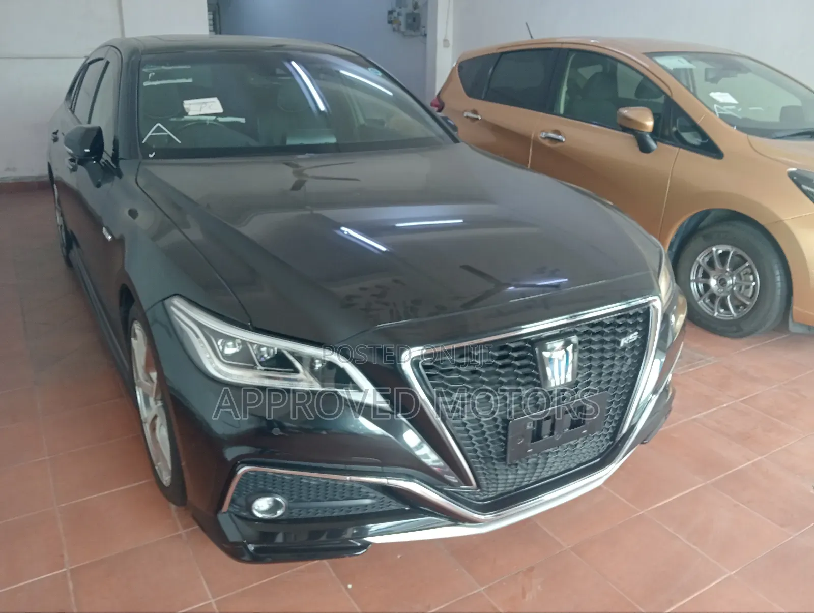 Toyota Crown 2018 Black