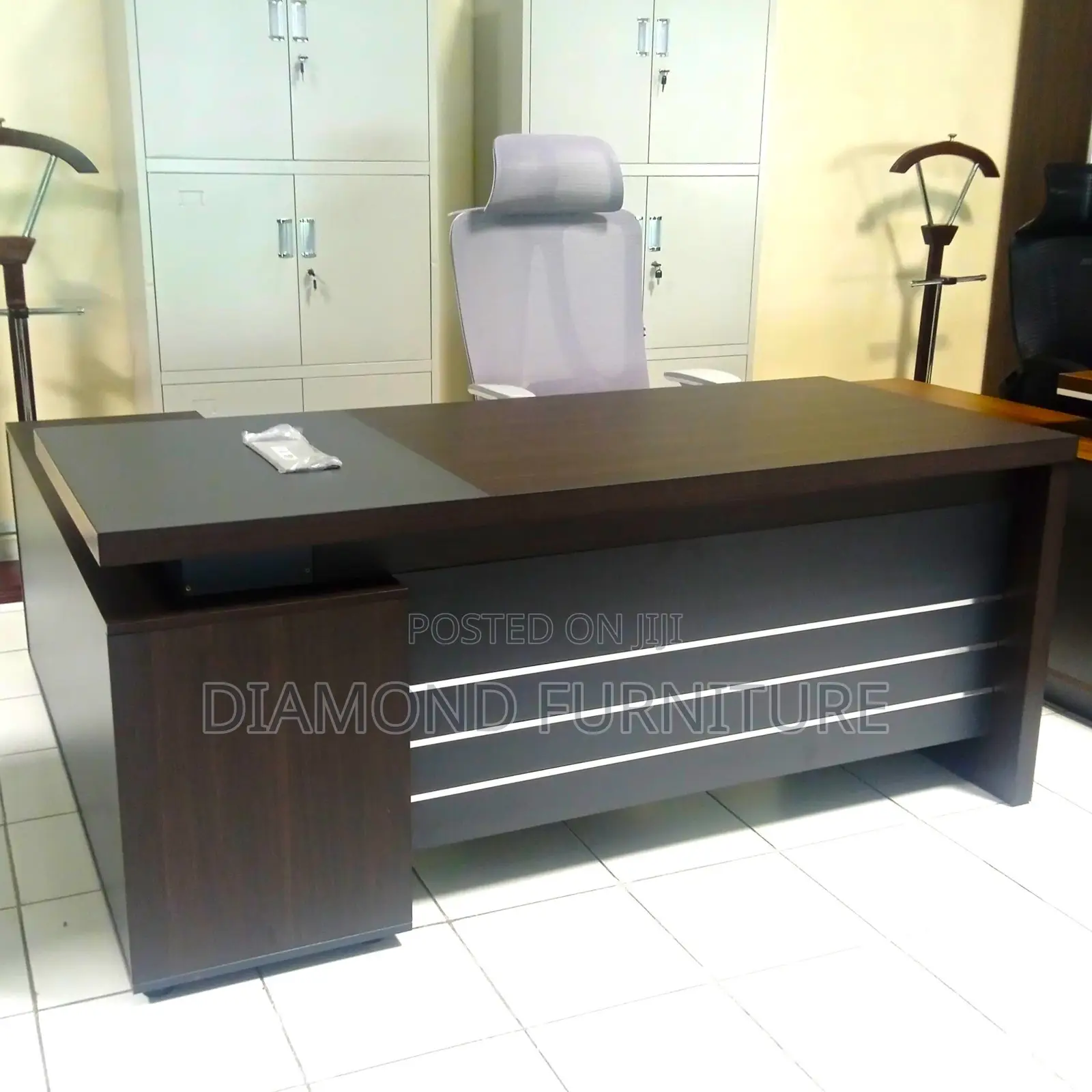 Office Furniture; Minimalist 180cm Desk – Ideal for Home Office Use