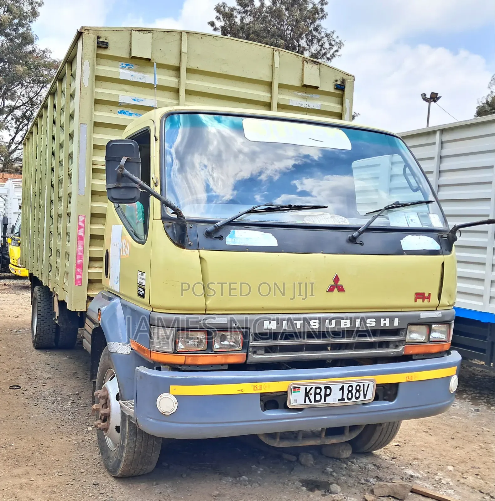 Mitsubishi Fh215 [Box Body]