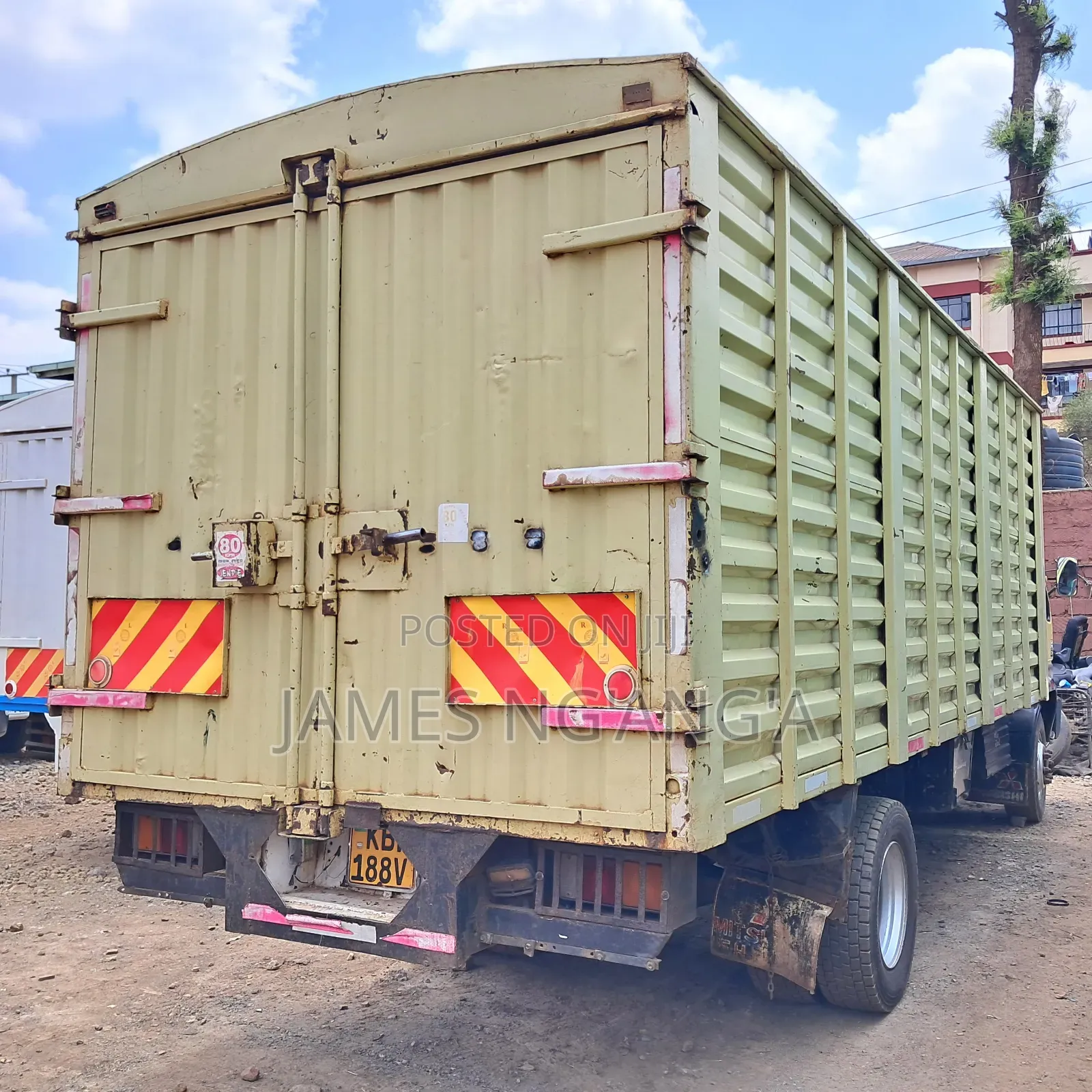 Mitsubishi Fh215 [Box Body]
