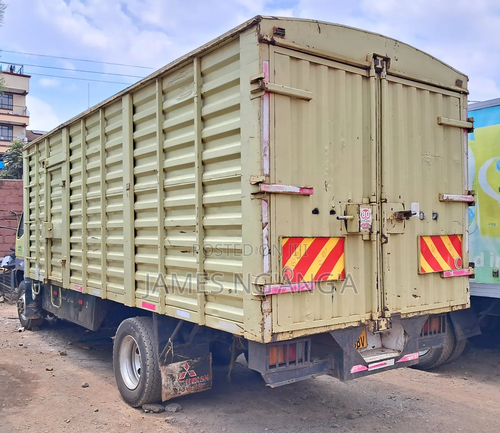 Mitsubishi Fh215 [Box Body]