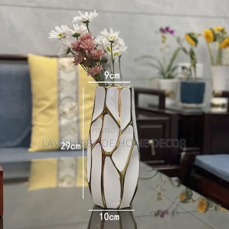 Beautiful Ceramic Flower Vase White With Gold Details