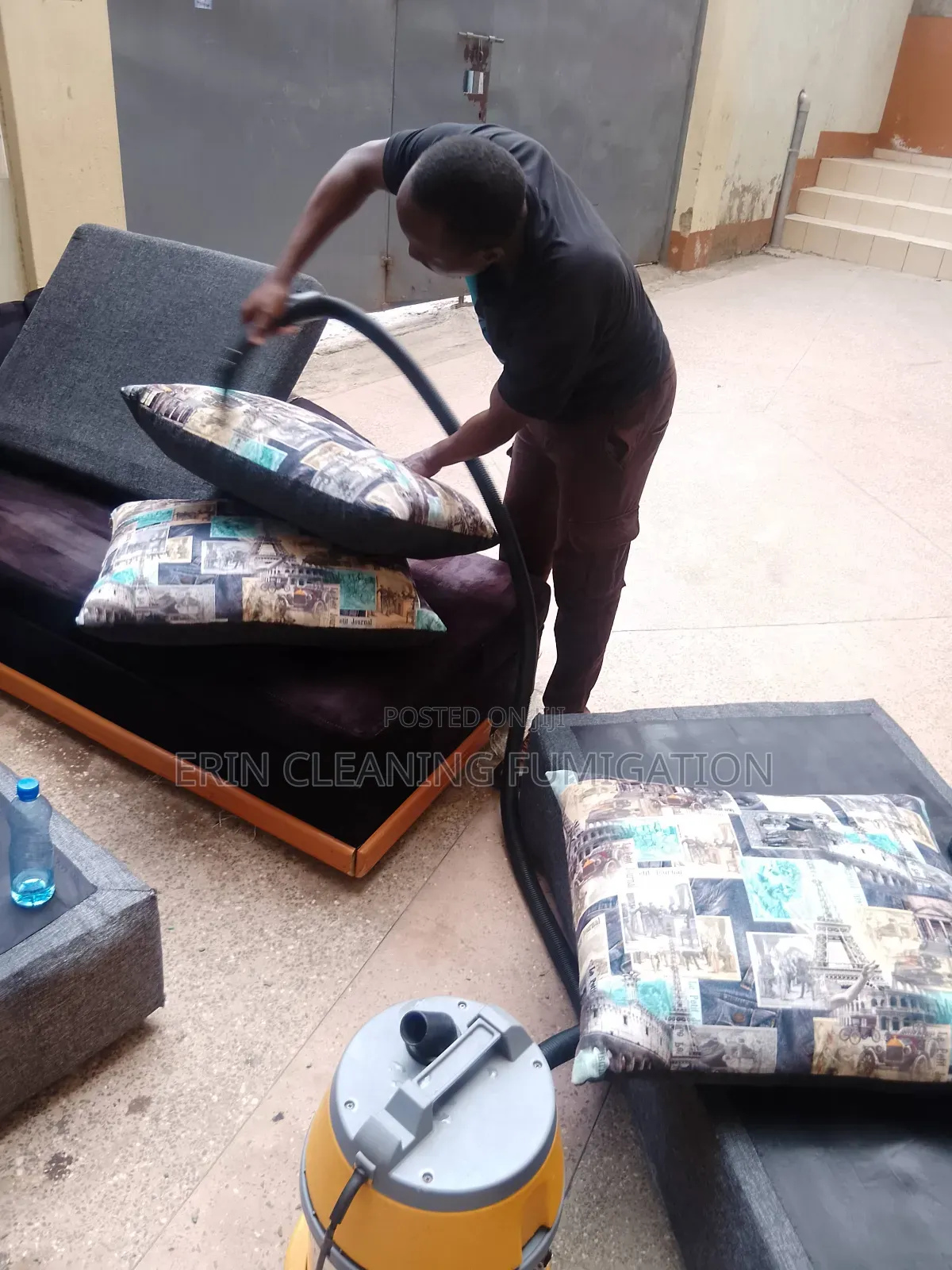 Professional Couch Sofa Cleaning
