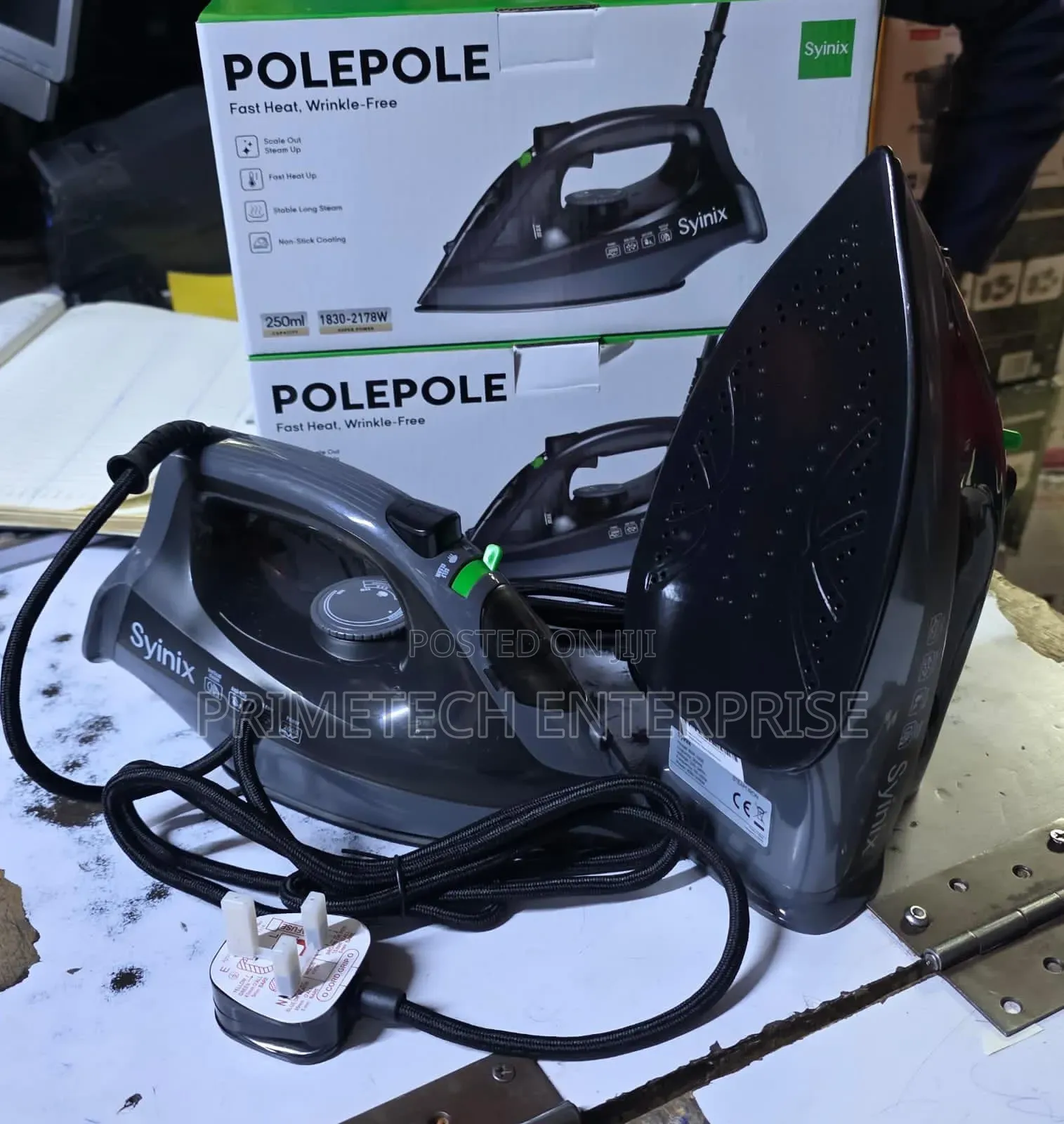 Black Synix Steam Iron