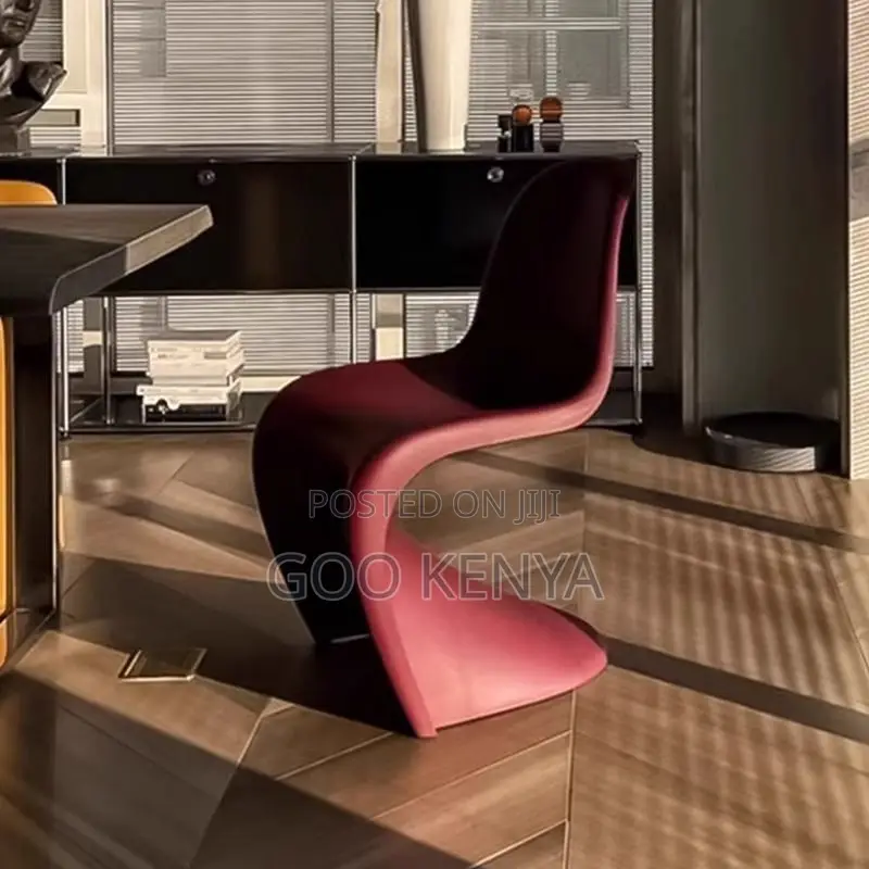 Lounge Chair; Creative S-Shaped Painted Lounge Chair for Living Room