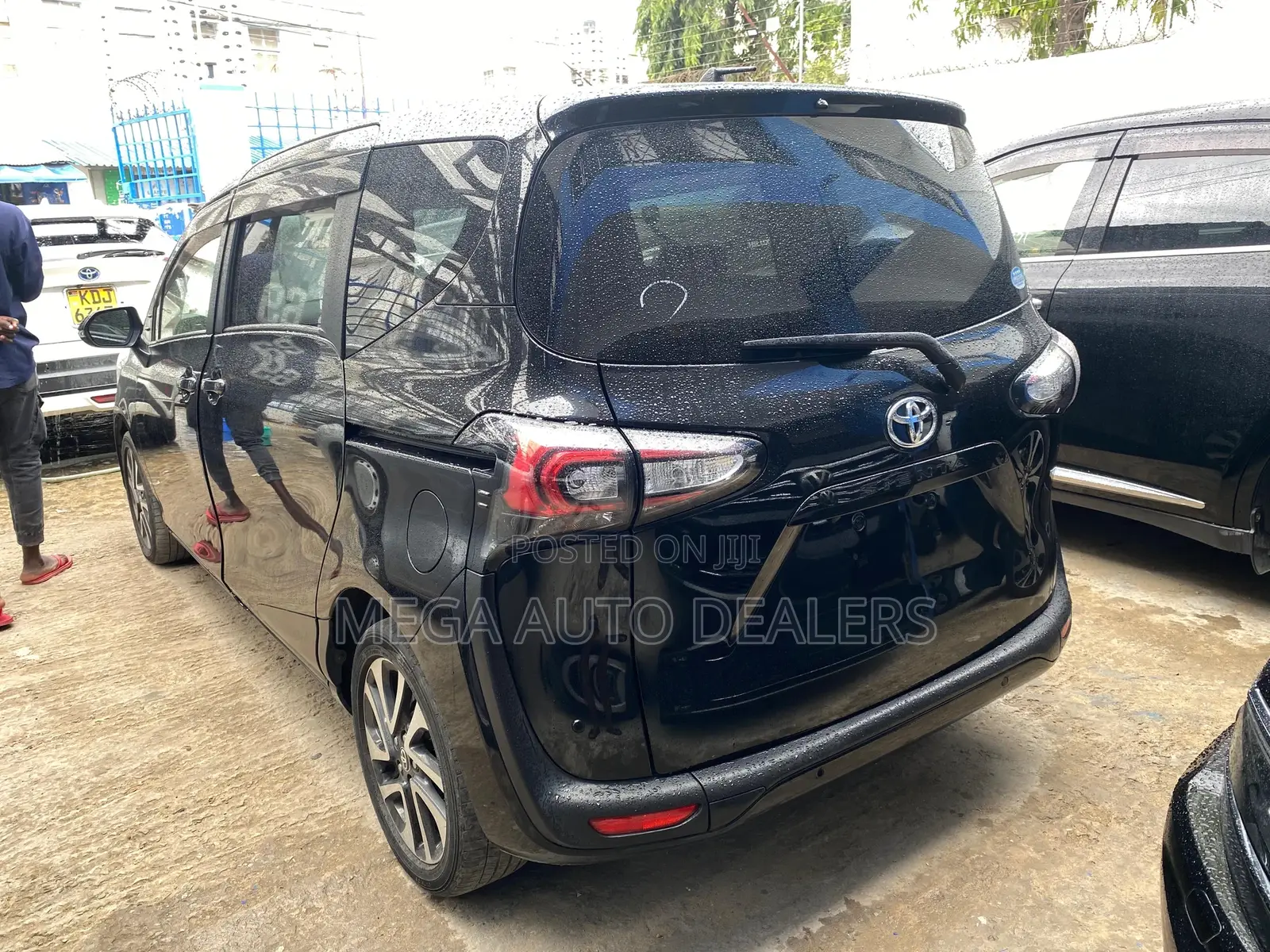 Toyota Sienta 2018 Black
