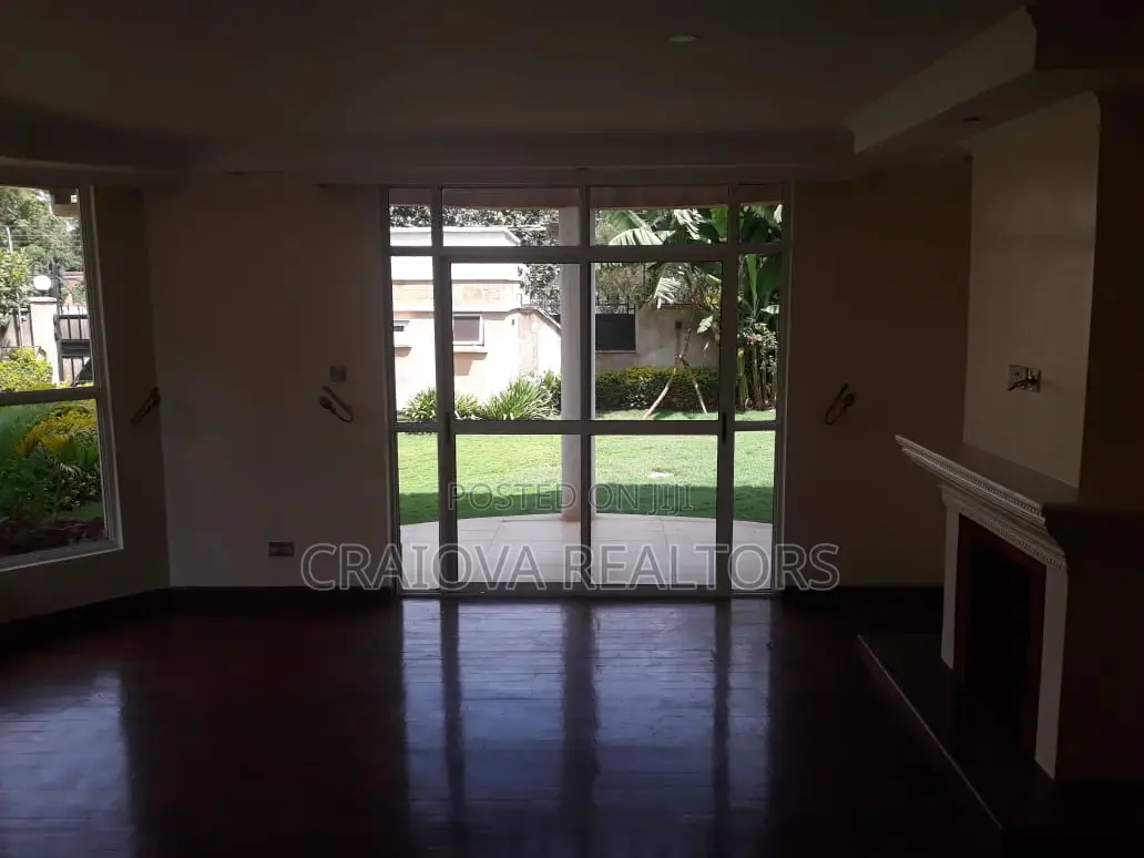 5bdrm Villa in Lavington for sale