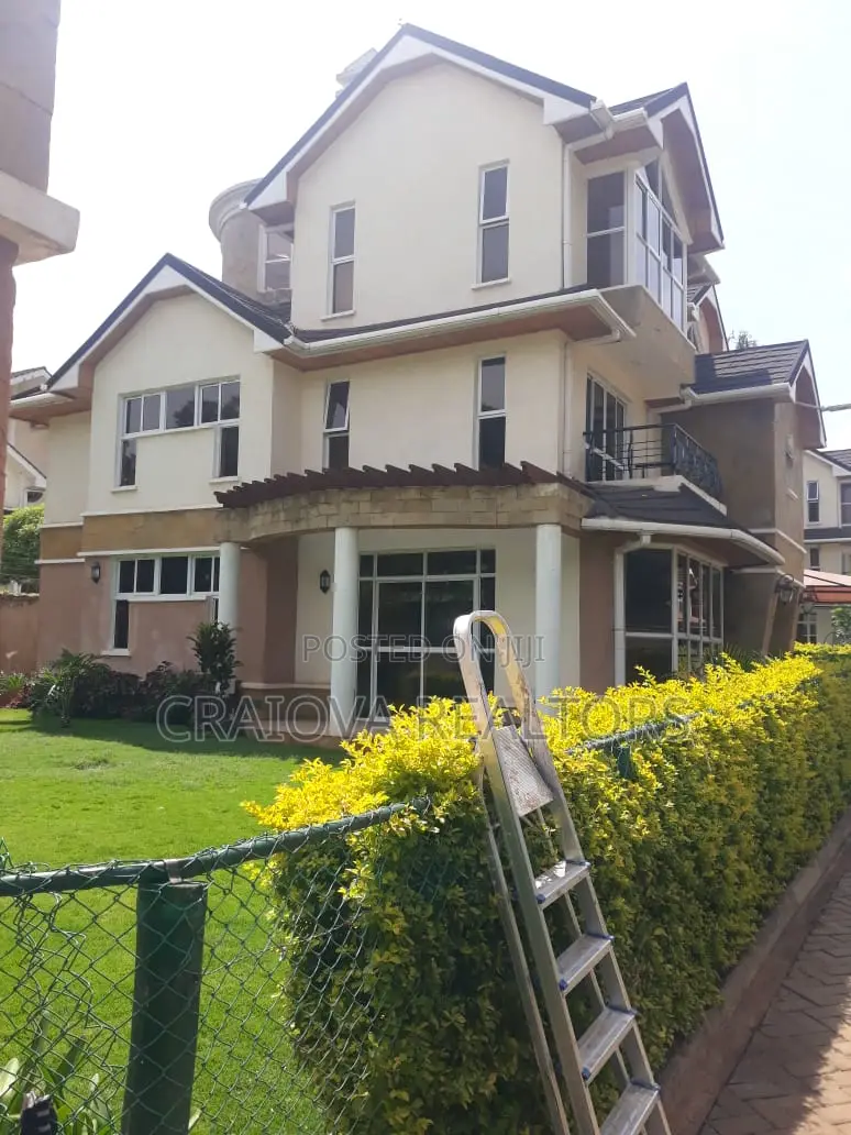 5bdrm Villa in Lavington for sale