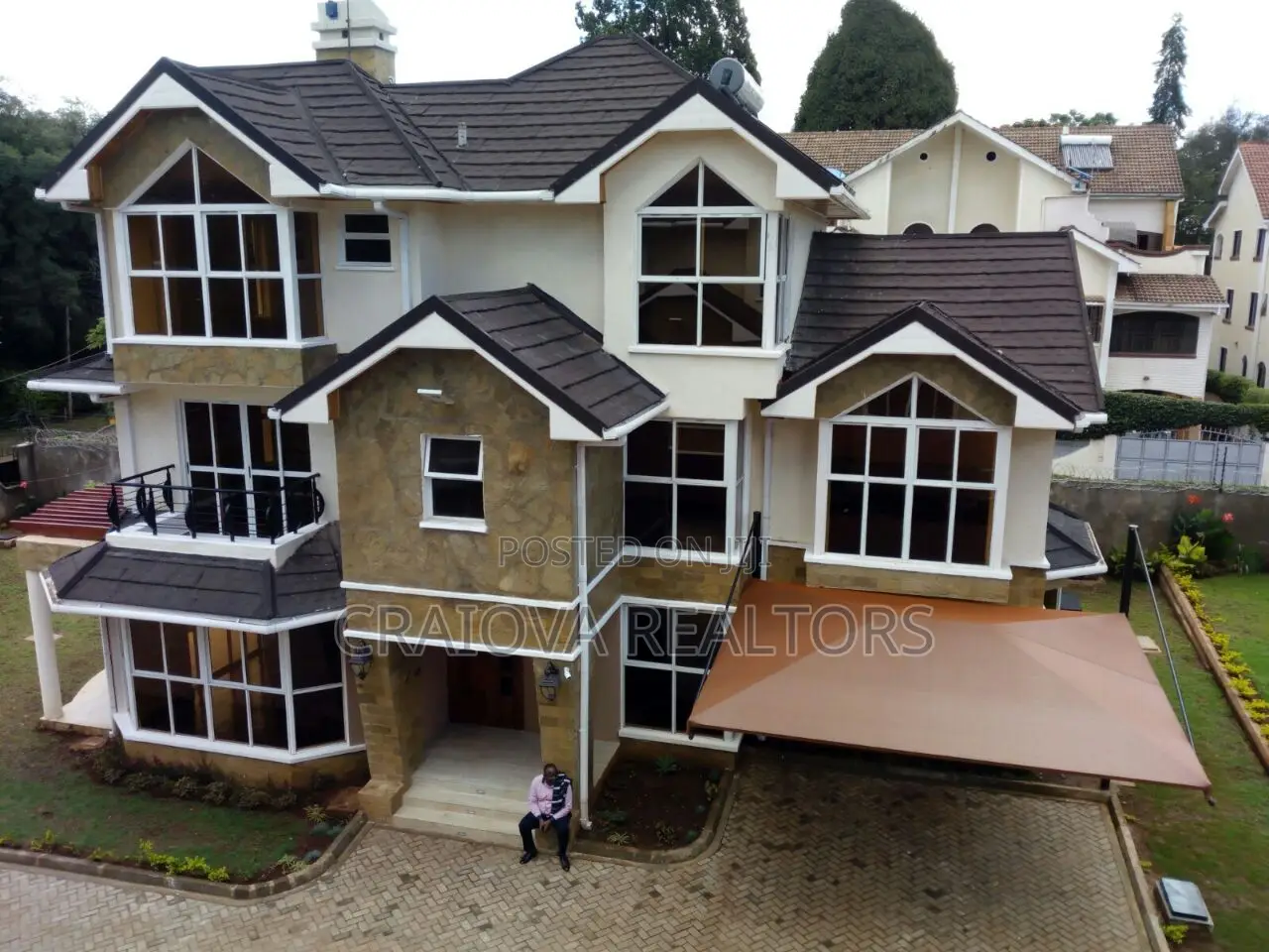 5bdrm Villa in Lavington for sale