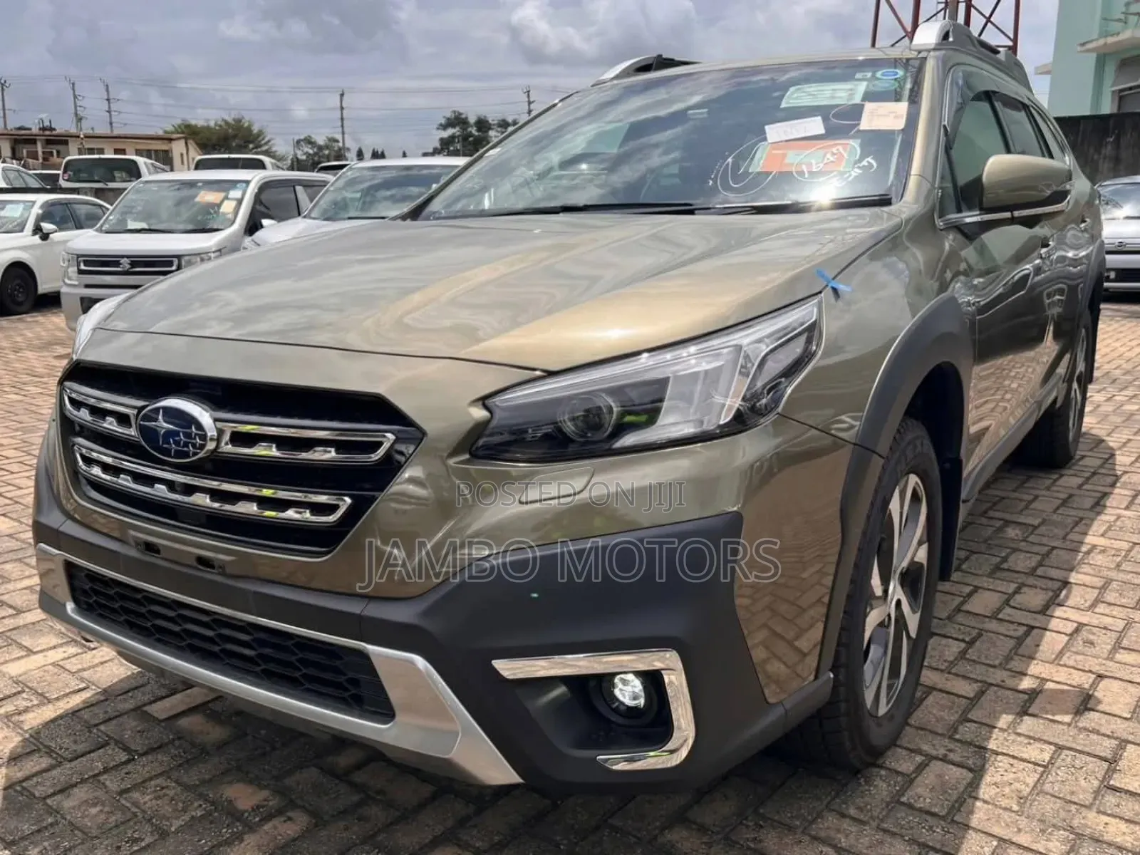Subaru Outback 2023 Gold