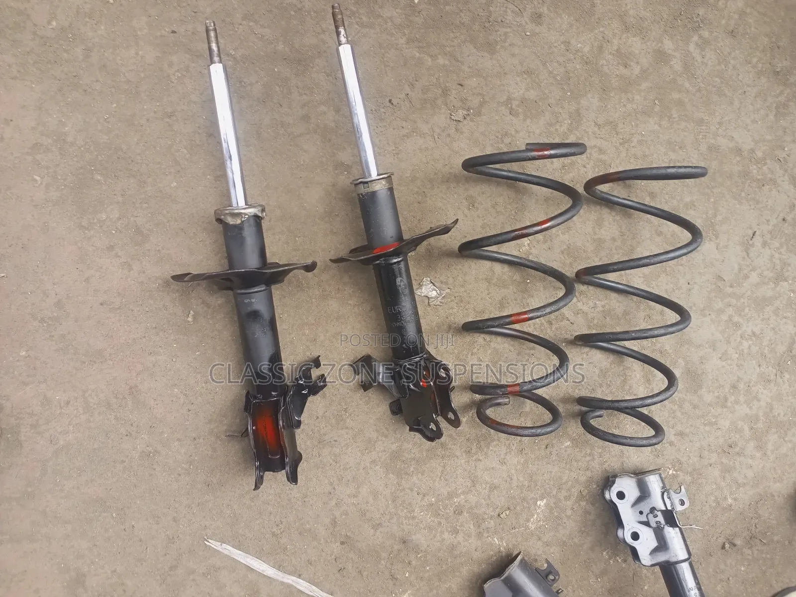 Nissan Sunny Front Shocks