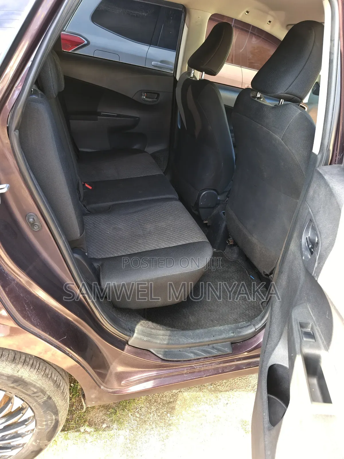 Toyota Ractis 1.5 FWD 2012 Maroon