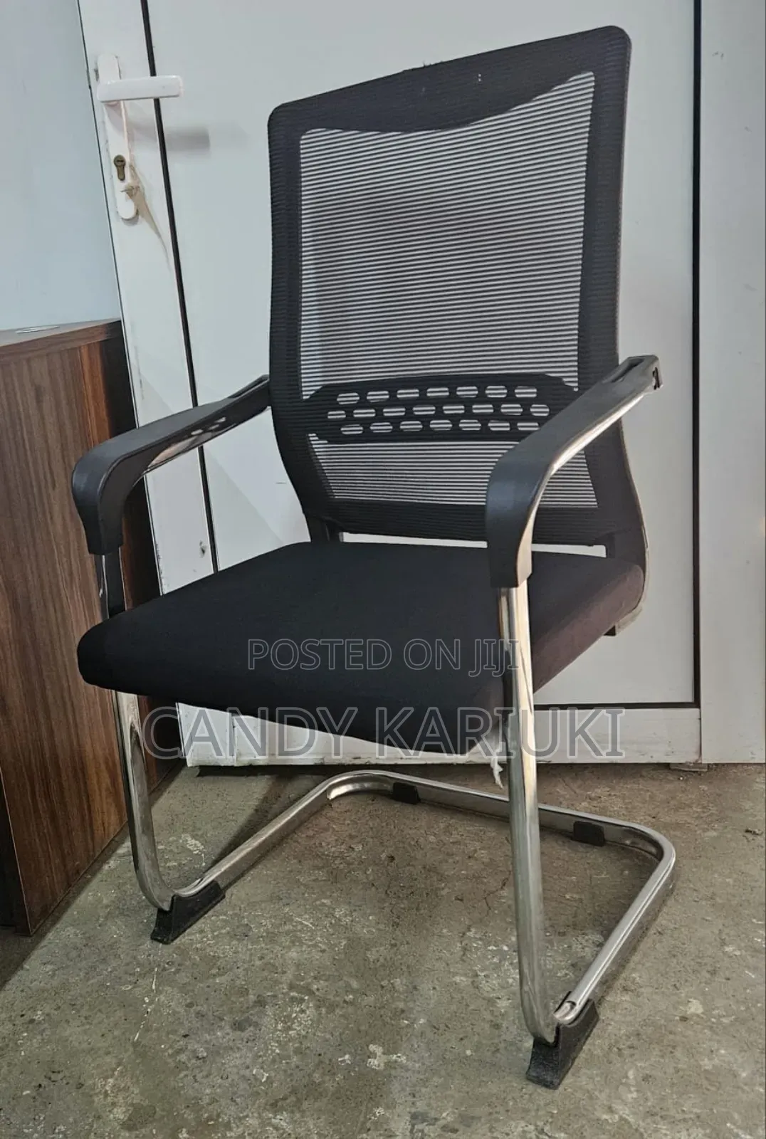 Comfy Visitors Waiting Seat