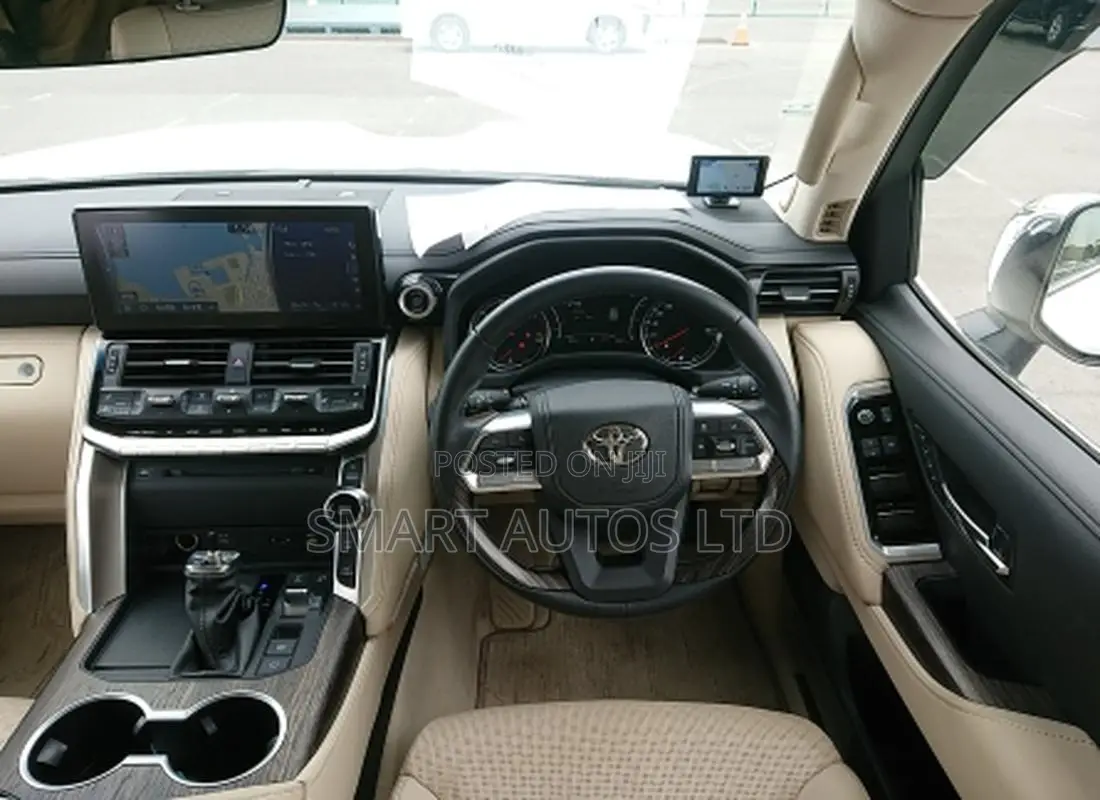 Toyota Land Cruiser 3.3 Diesel 4WD 2021 White