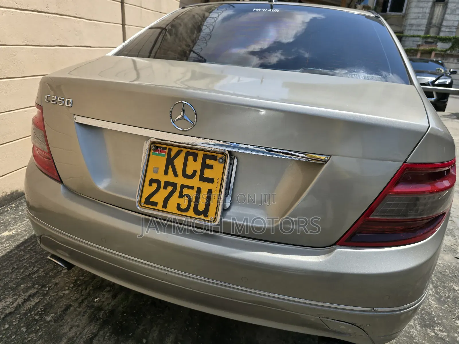 Mercedes-Benz C250 2011 Gold