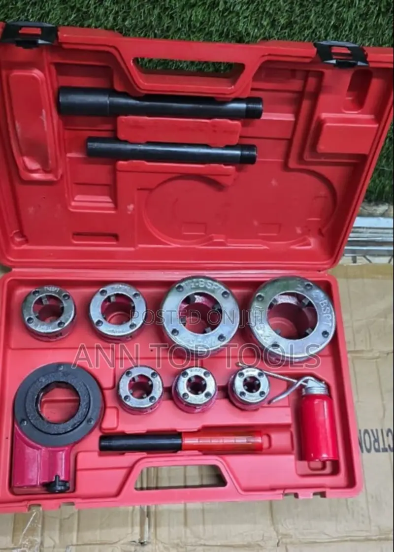 7 Pieces Ratchet Die Stock