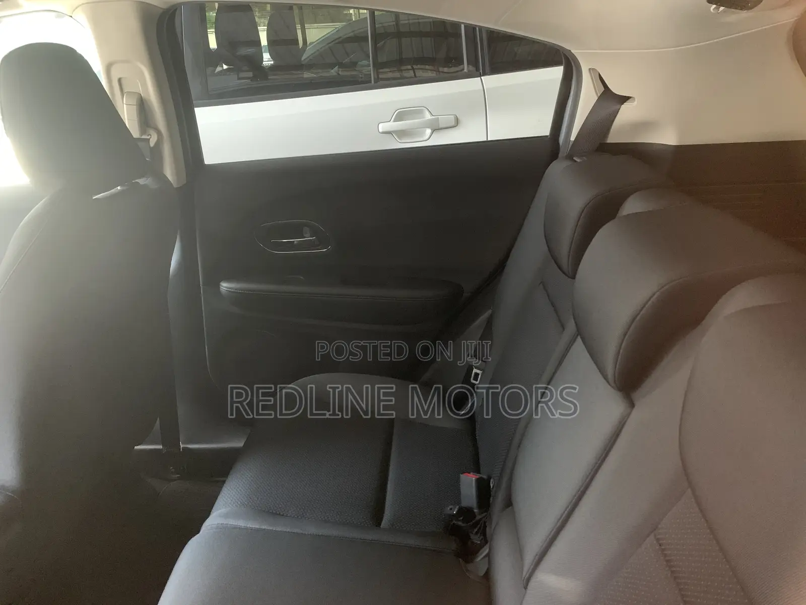 Honda Vezel 1.5 Hybrid 4WD 2018 Silver
