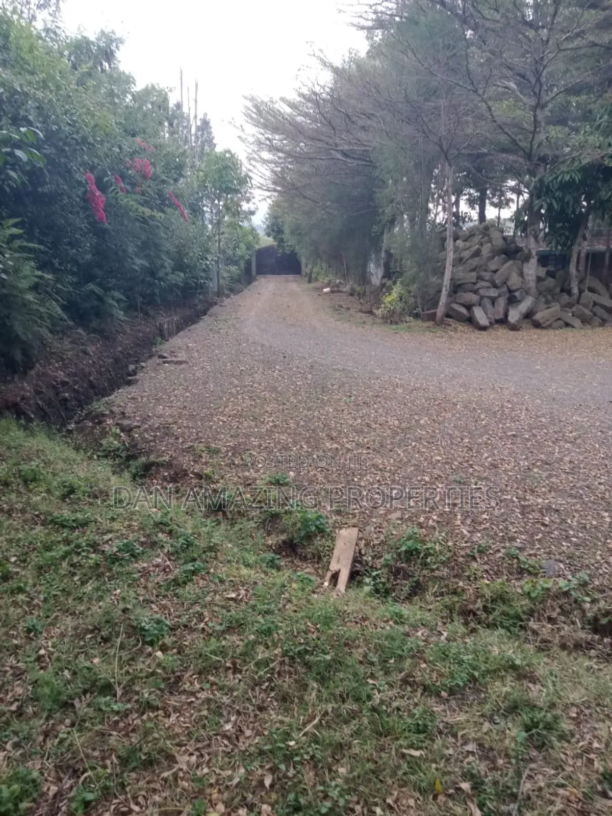 2bdrm Bungalow in Kerarapon On 1/2 for sale