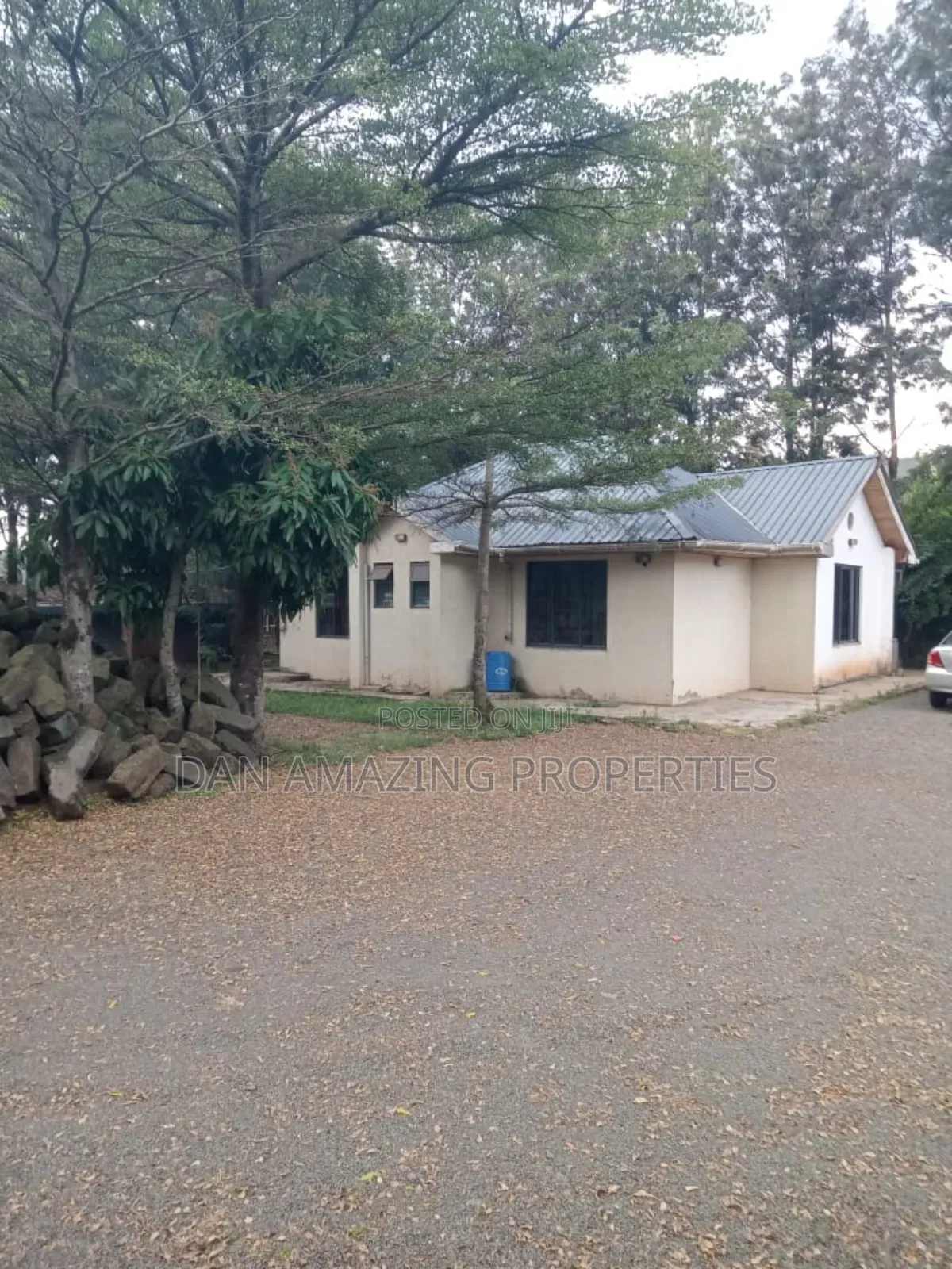 2bdrm Bungalow in Kerarapon On 1/2 for sale