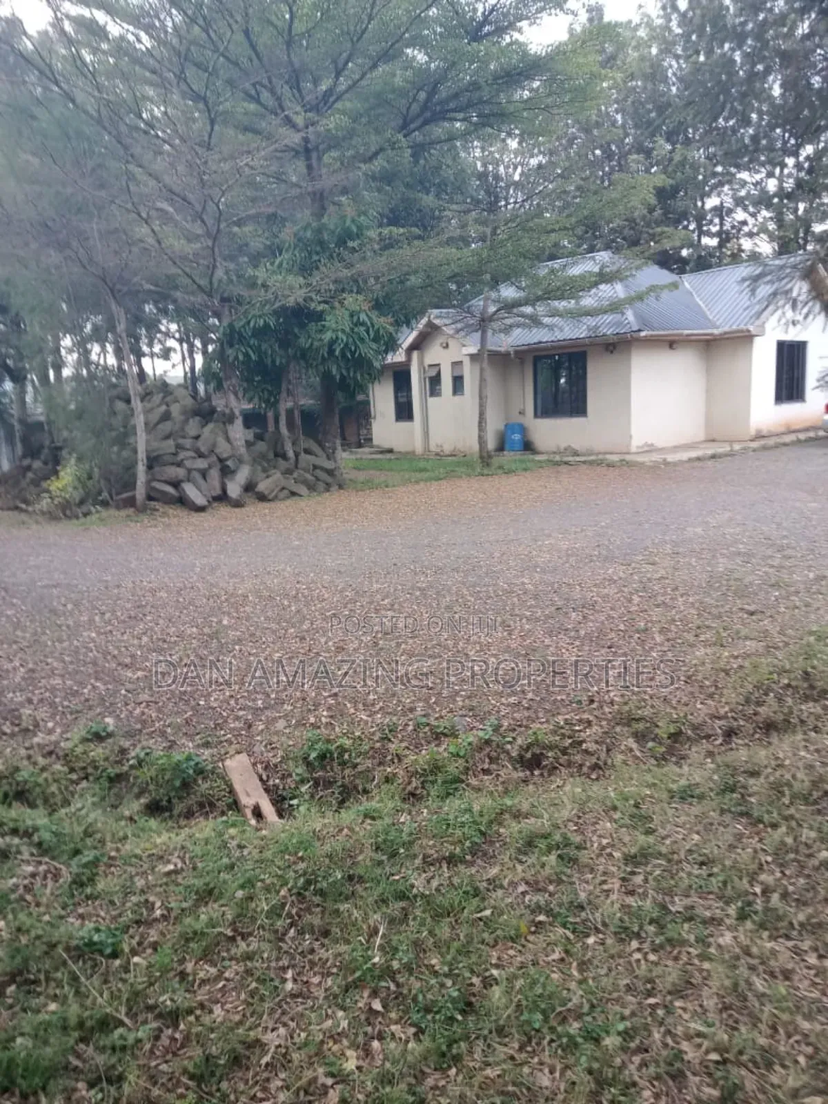 2bdrm Bungalow in Kerarapon On 1/2 for sale