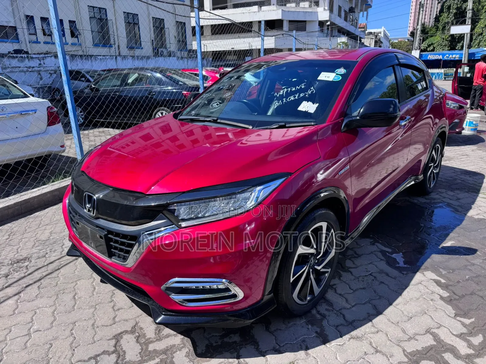 Honda Vezel 2020 Red